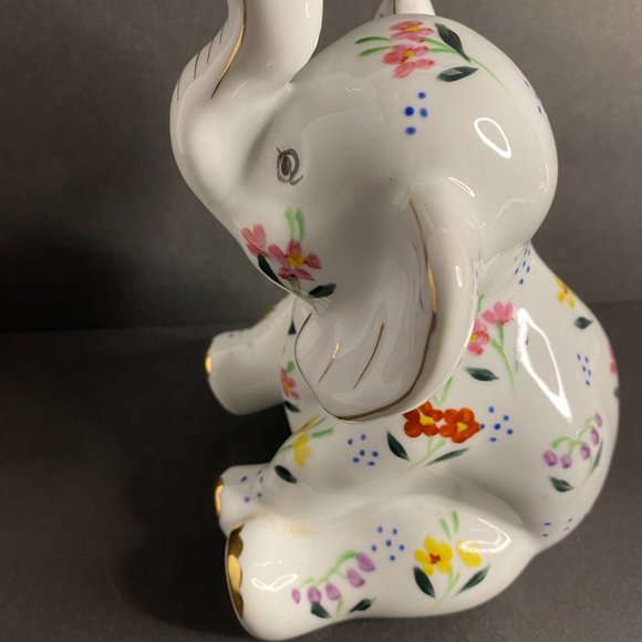 Porcelain Elephant With 10K Gold Formalities by Baum Bros Handpainted Flowers - Picture 5 of 12